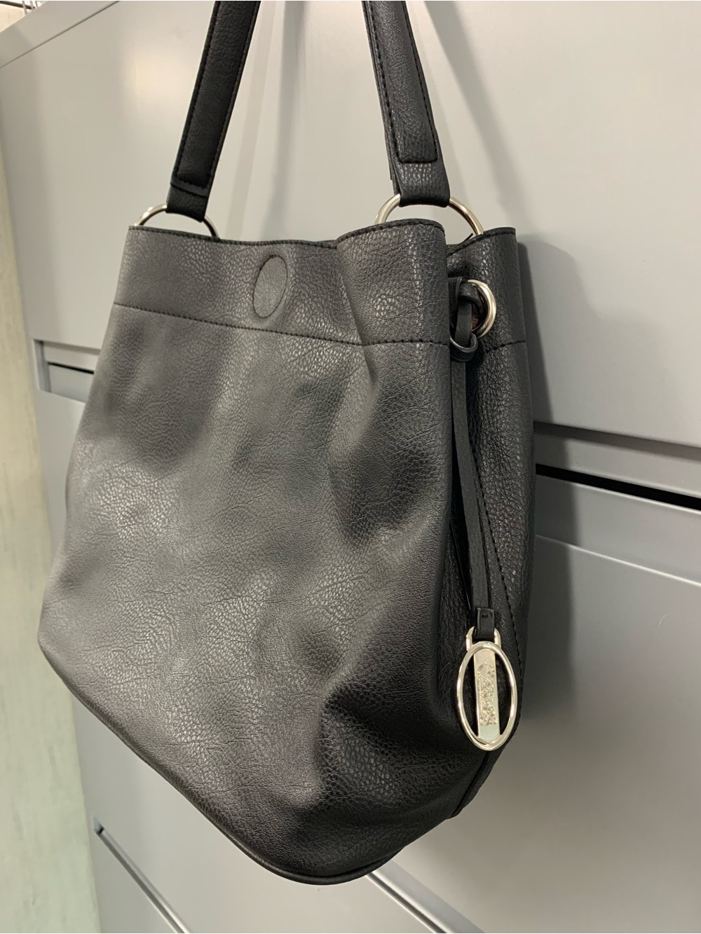 Carlos Santana Black Pebbled Leather Shoulder Bag - Picture 12 of 15